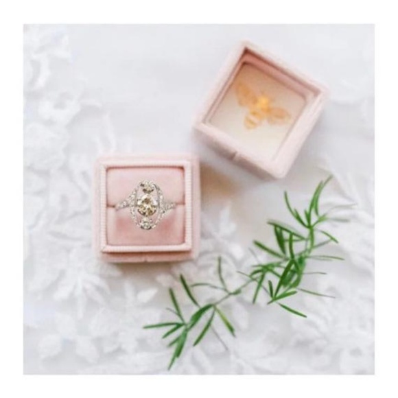 Wedding Ring Velvet Box - Picture 3 of 8